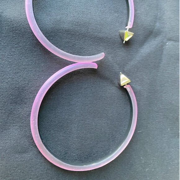 Alexis Bittar | Large Skinny Lucite Hoop Earring (Peony) - Picture 3 of 8